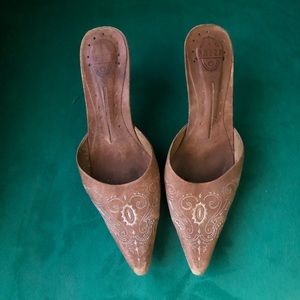 Camel leather embroidered